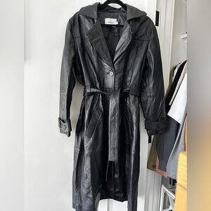 Deadwood black leather trench coat. M-L.